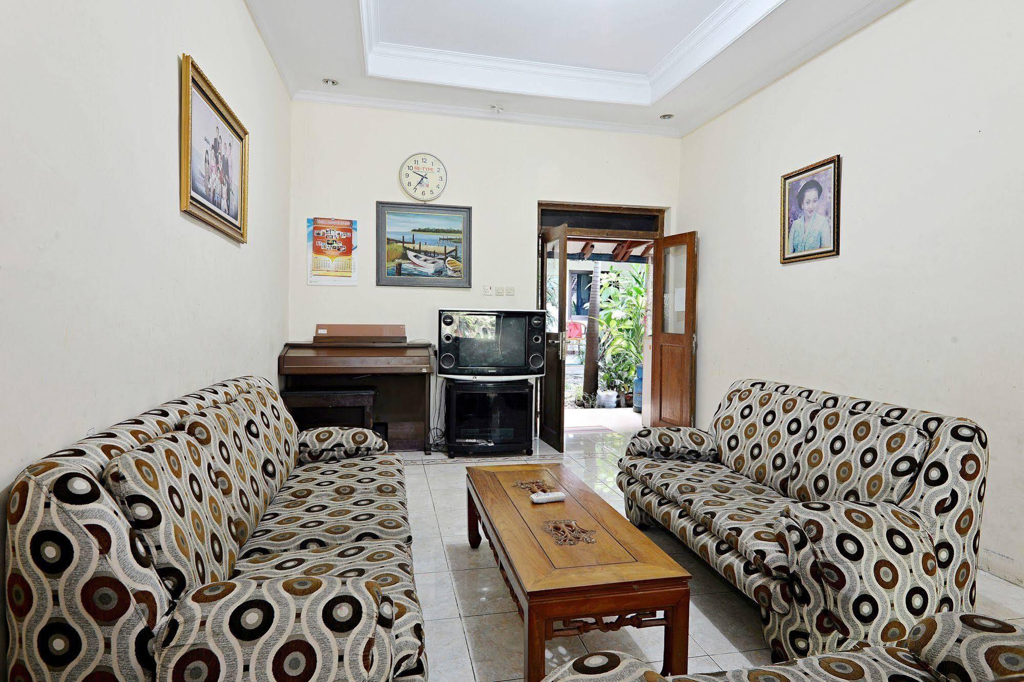 Zen Rooms Sabana Urip Sumoharjo Yogyakarta Esterno foto