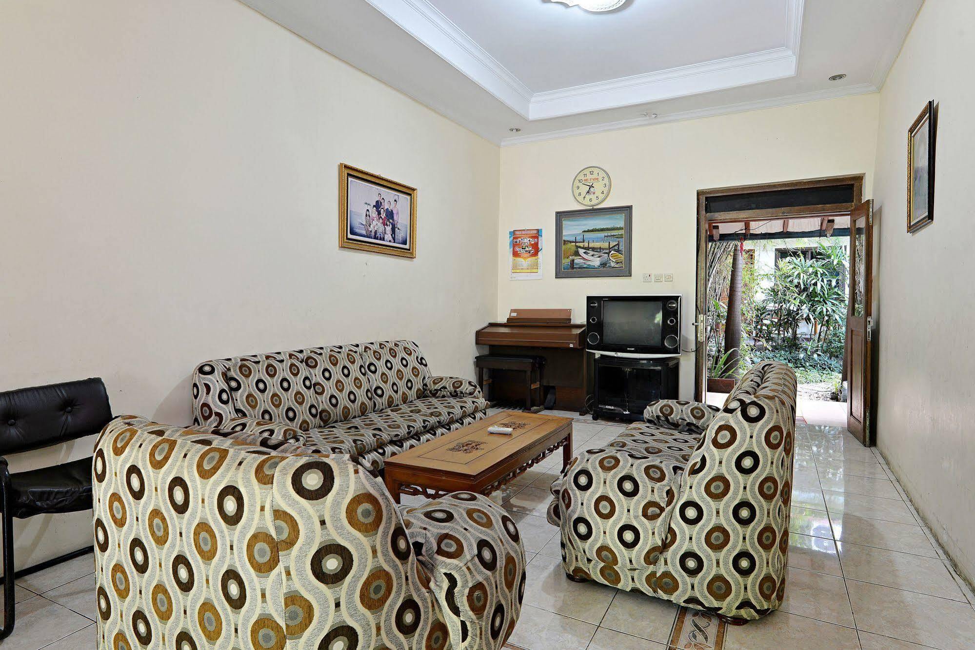 Zen Rooms Sabana Urip Sumoharjo Yogyakarta Esterno foto